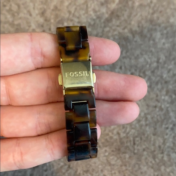 Women’s Fossil watch - Picture 3 of 3